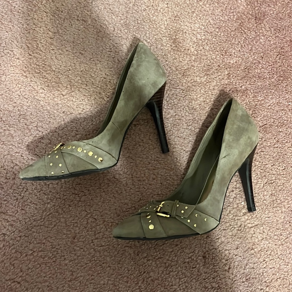 Tan Heels - Picture 2 of 4